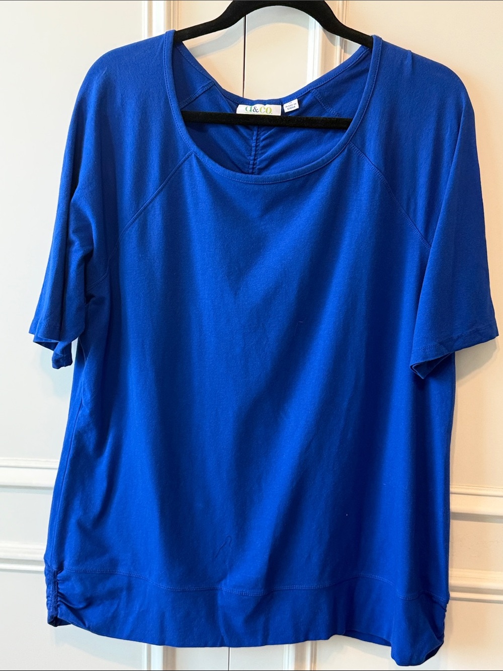 D & co Athletic Scoop Neck Short Sleeve Tee in Royal Blue
